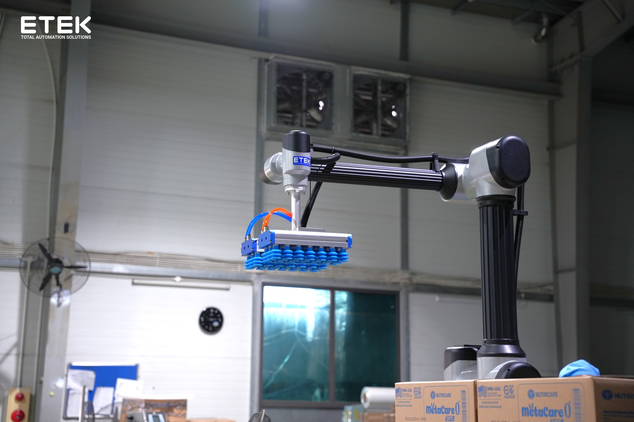 COBOT XẾP PALLET TỰ ĐỘNG