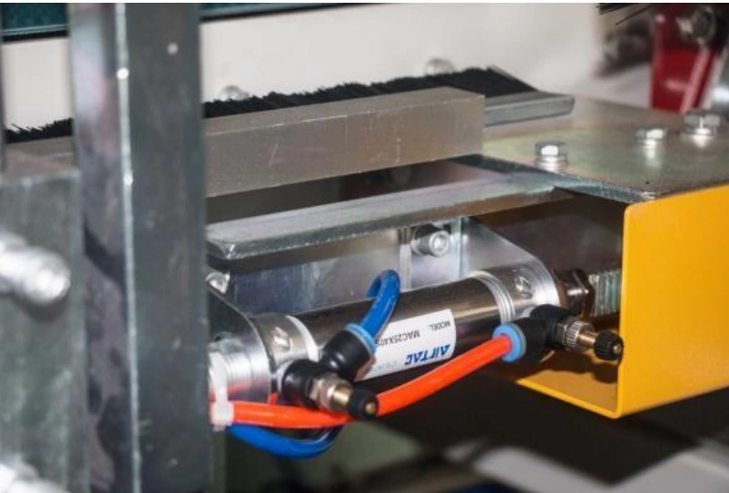 Banner Máy Gấp Nắp Và Dán Thùng Carton Tự Động 5